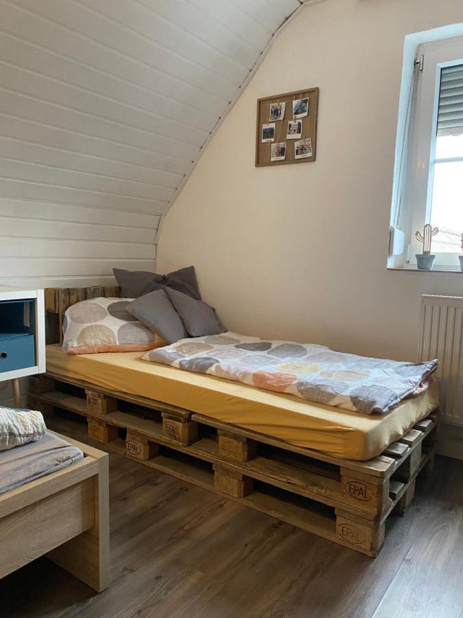 Kinofeeling Im Reihenhaus Mit Schoenem Garten Schwarzenfeld Ngoại thất bức ảnh